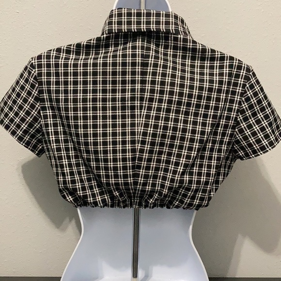 💗Plaid Crop Top - Picture 4 of 6